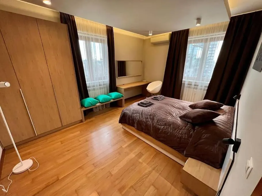 Location ! Location ! Location ! City Garden View Oak Apartment ソフィア 0*,